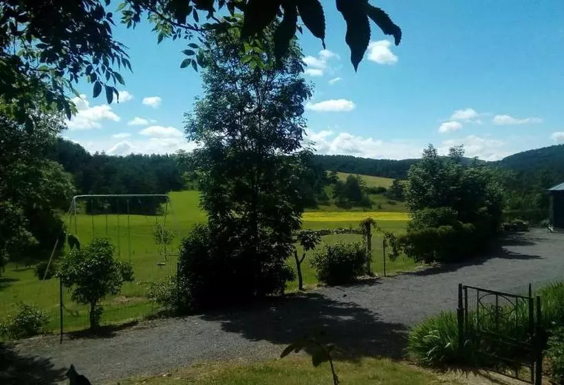Aamiaismajoitus (B&B) Chez Louis Chambres D'hôtes à La Ferme