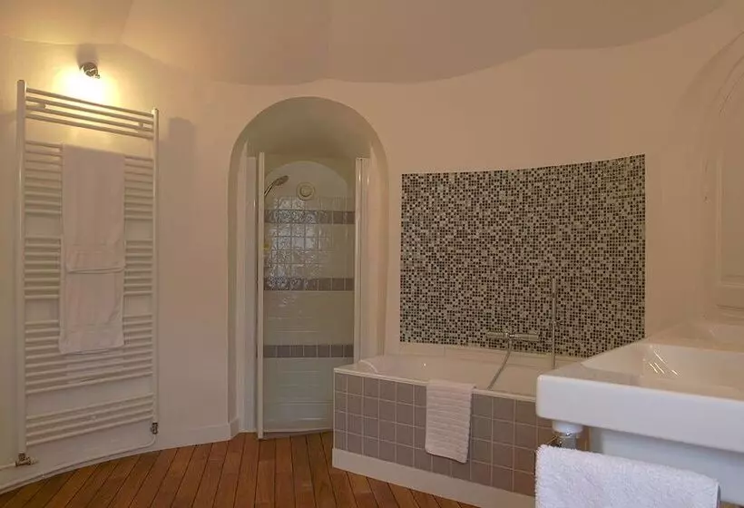 Aamiaismajoitus (B&B) Demeure Des Cordeliers Avec Parking Privé