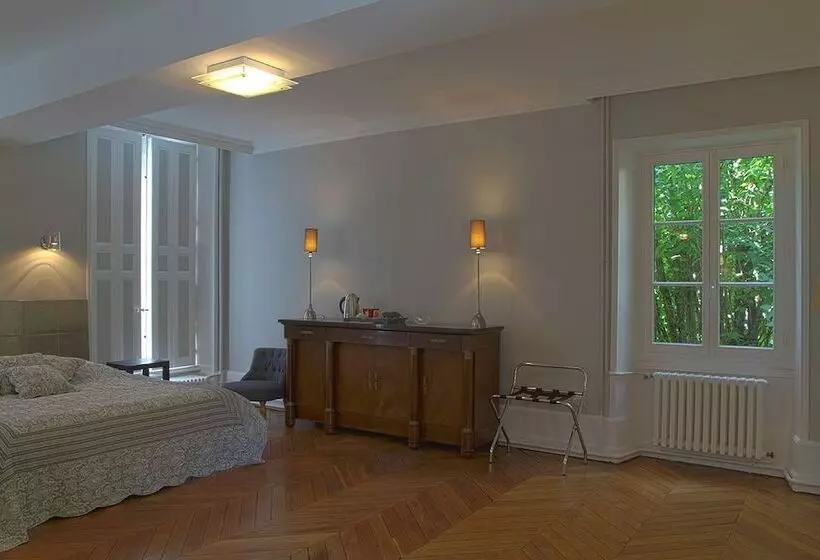 Aamiaismajoitus (B&B) Demeure Des Cordeliers Avec Parking Privé