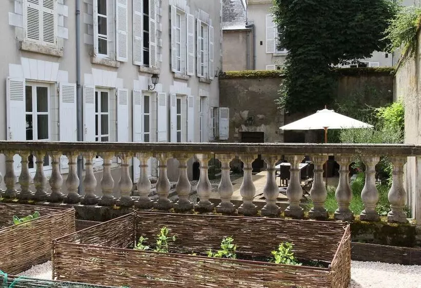 Aamiaismajoitus (B&B) Demeure Des Cordeliers Avec Parking Privé