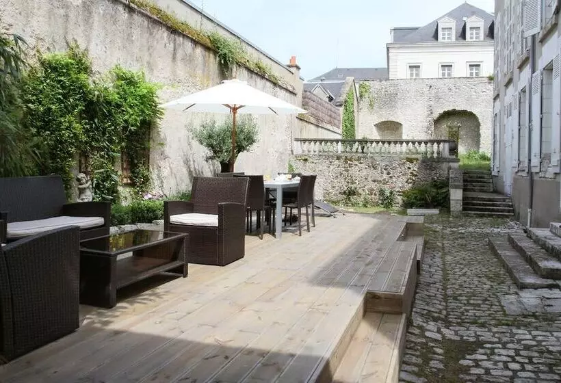 Aamiaismajoitus (B&B) Demeure Des Cordeliers Avec Parking Privé