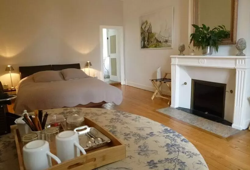 Aamiaismajoitus (B&B) Demeure Des Cordeliers Avec Parking Privé