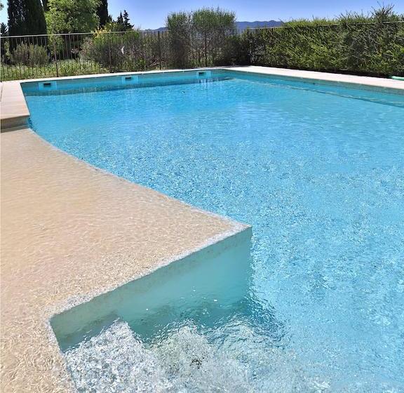 مبيت وإفطار Domaine La Carraire