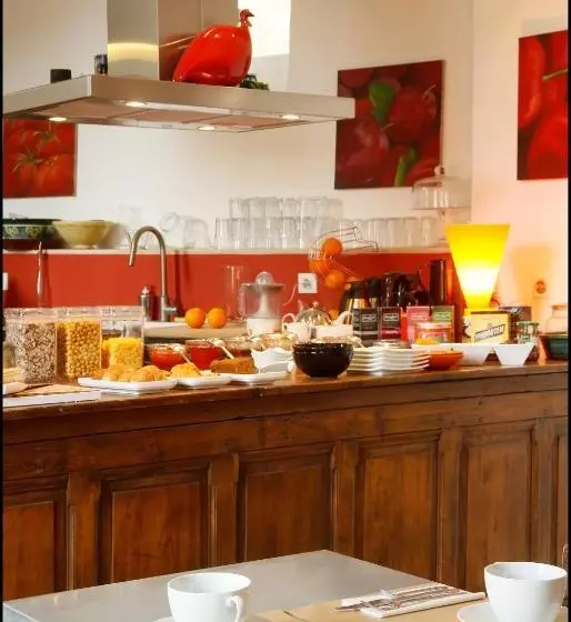 La Maison Rouge D Uzes B&b