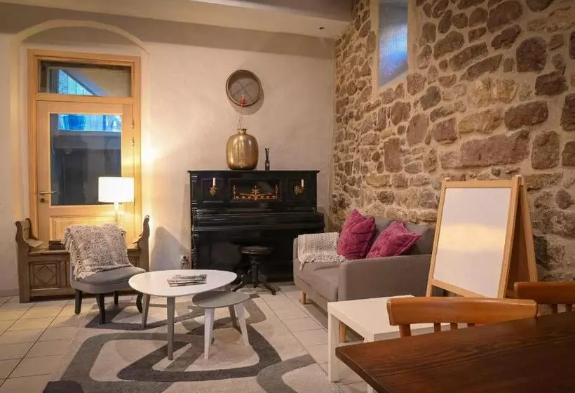 Aamiaismajoitus (B&B) Le Hameau D Eguisheim  Chambres D Hotes & Gites