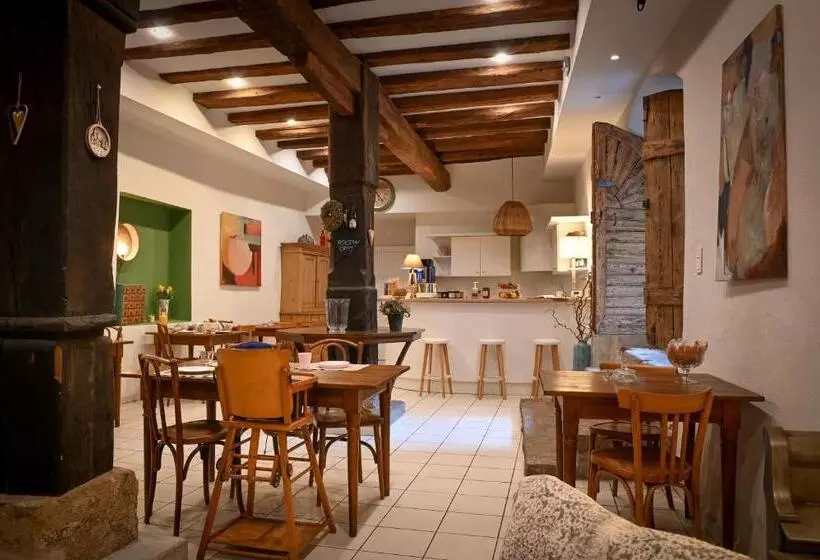 Aamiaismajoitus (B&B) Le Hameau D Eguisheim  Chambres D Hotes & Gites