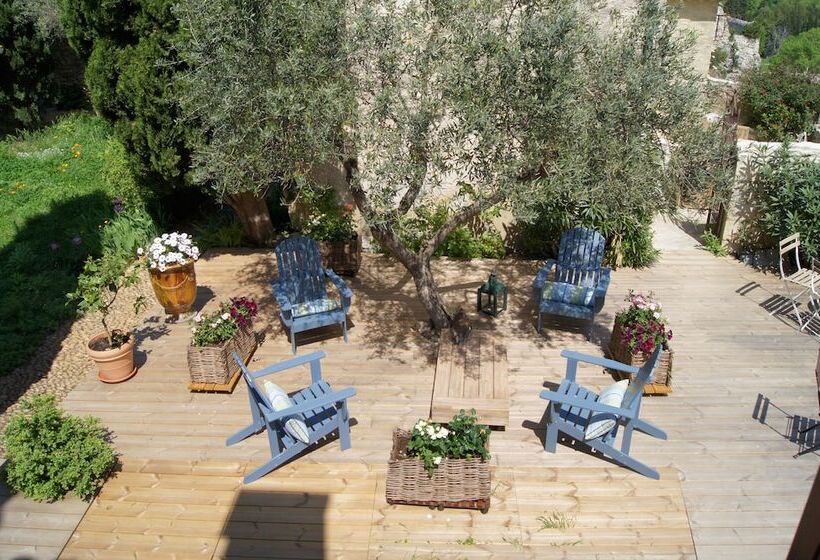 تختخواب و صبحانه Maison Orsini