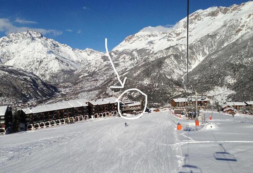 Отель Hôtel Restaurant Saint Roch