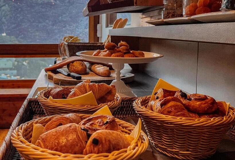 Отель Hôtel Restaurant Saint Roch