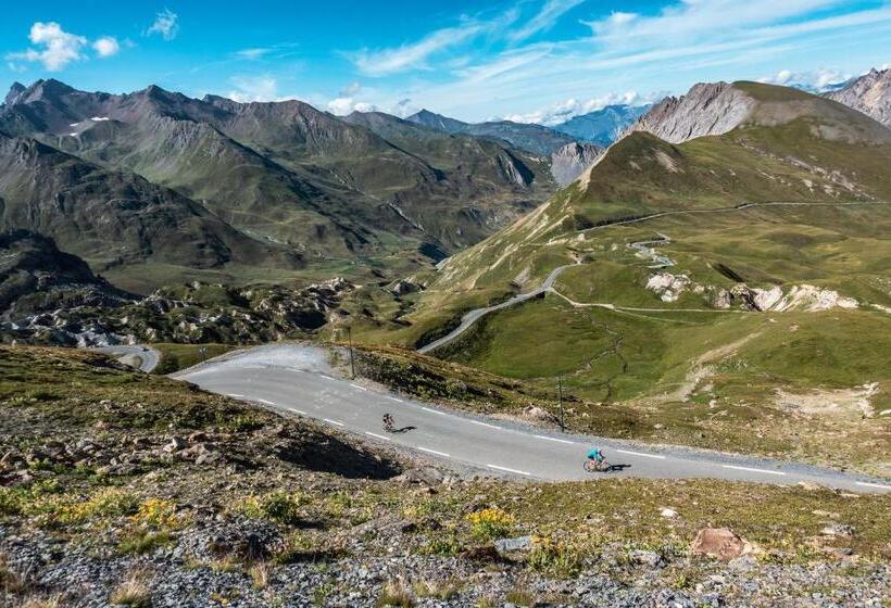 Отель Hôtel Restaurant Saint Roch