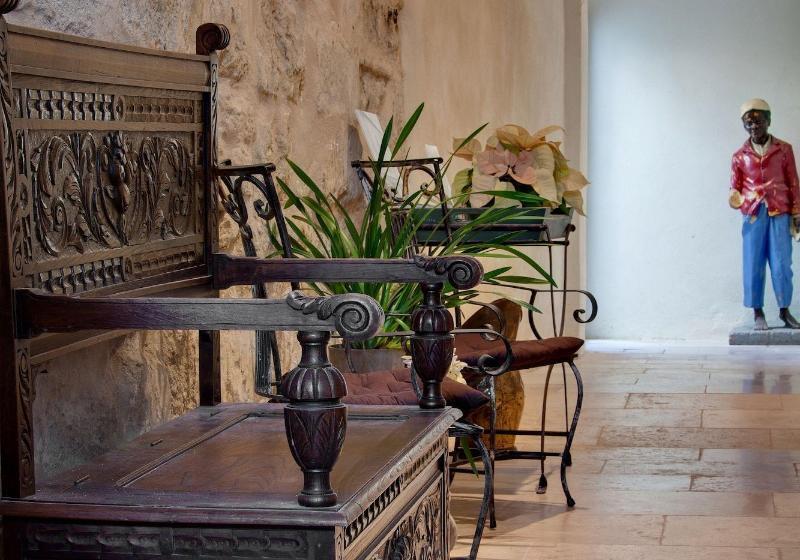 La Maison Des Augustins B&b, Spa Et Fitness