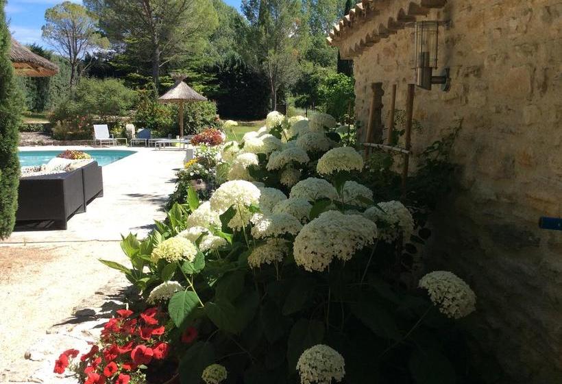 مبيت وإفطار Chambre D Hôtes Au Chant Des Sorgues