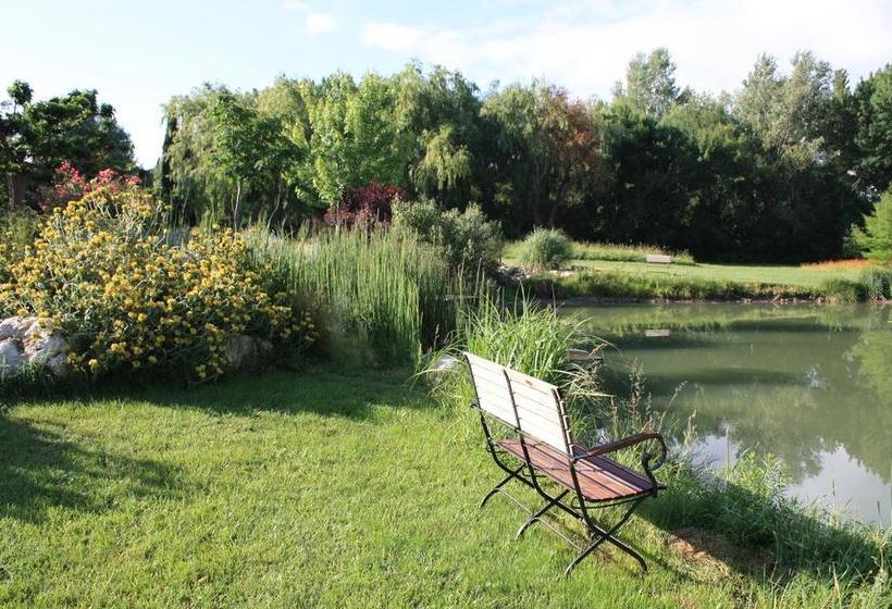 مبيت وإفطار Chambre D Hôtes Au Chant Des Sorgues