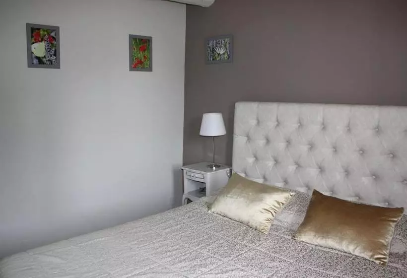 Aamiaismajoitus (B&B) Chambre D Hôtes Au Chant Des Sorgues