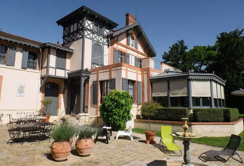 ベッドアンドブレックファースト Guesthouse Domaine Du Chalet