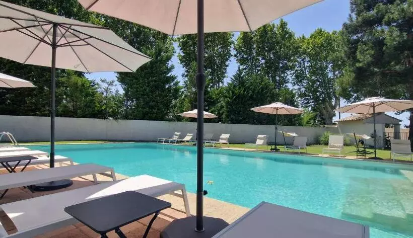 Aamiaismajoitus (B&B) La Bastide Des Arts