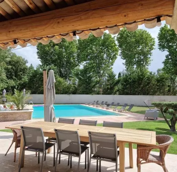 Aamiaismajoitus (B&B) La Bastide Des Arts