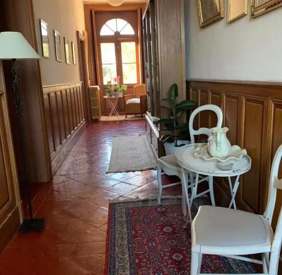 Aamiaismajoitus (B&B) Le Moulin Du Carla