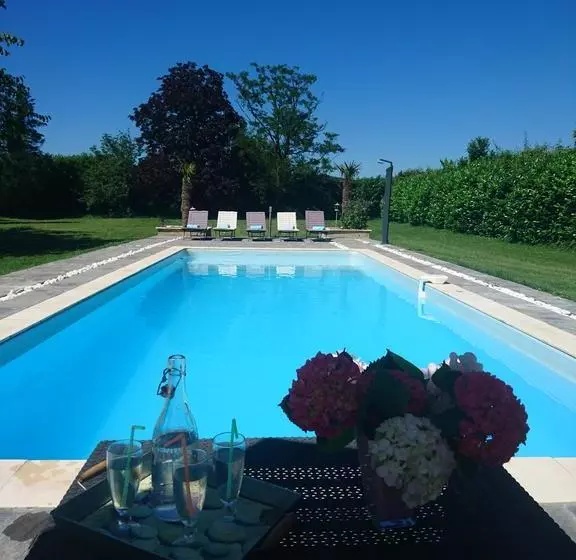 Aamiaismajoitus (B&B) Le Petit Domaine De Colayrac