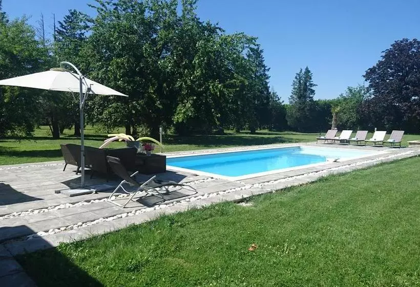Aamiaismajoitus (B&B) Le Petit Domaine De Colayrac