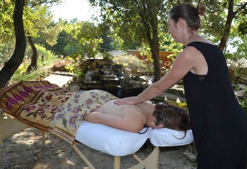 ベッドアンドブレックファースト Le Refuge