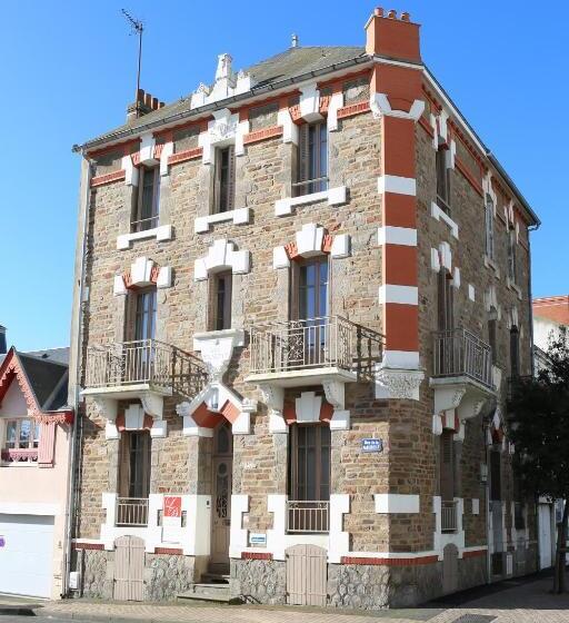 تختخواب و صبحانه Les Bruyères