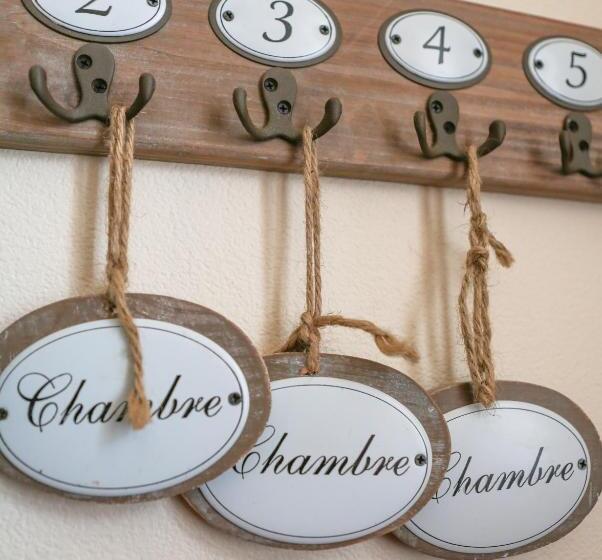 تختخواب و صبحانه Les Bruyères