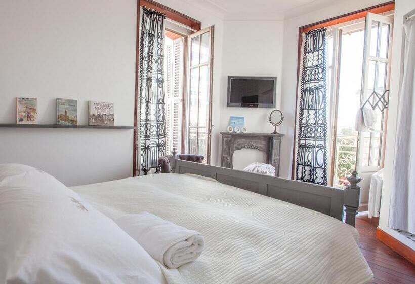 تختخواب و صبحانه Les Bruyères