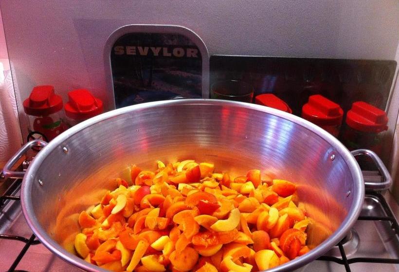 ベッドアンドブレックファースト Les Cagettes En Ville