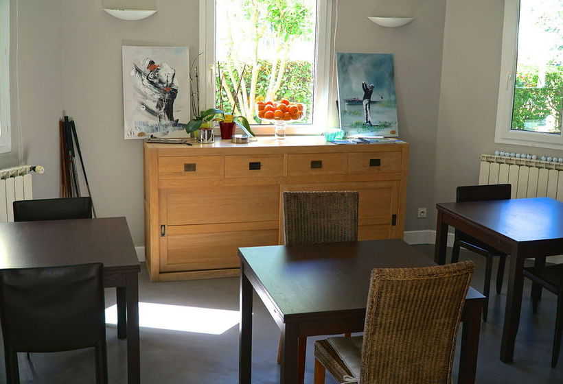 مبيت وإفطار Villa Du Bonheur, Chambres D Hôtes