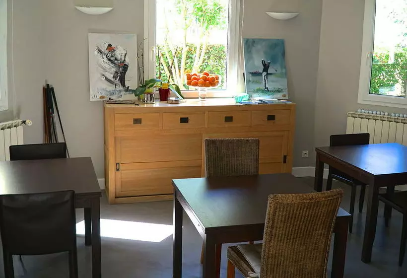 ベッドアンドブレックファースト Villa Du Bonheur, Chambres D Hôtes