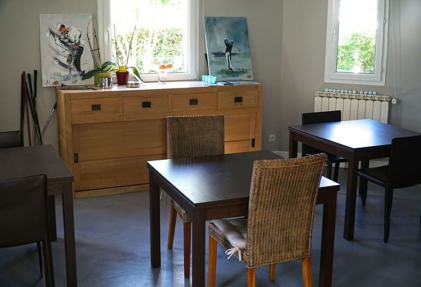 مبيت وإفطار Villa Du Bonheur, Chambres D Hôtes