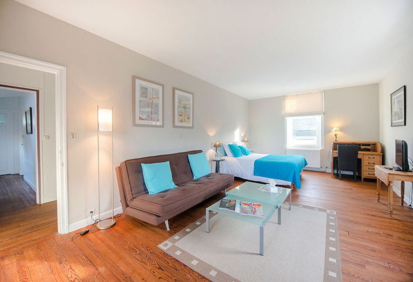 مبيت وإفطار Villa Du Bonheur, Chambres D Hôtes