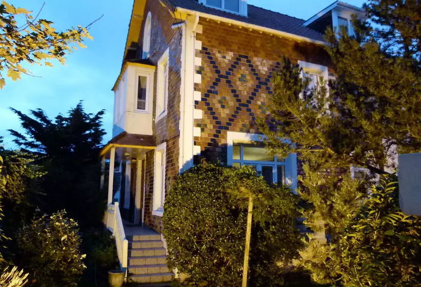 ベッドアンドブレックファースト Villa Du Bonheur, Chambres D Hôtes