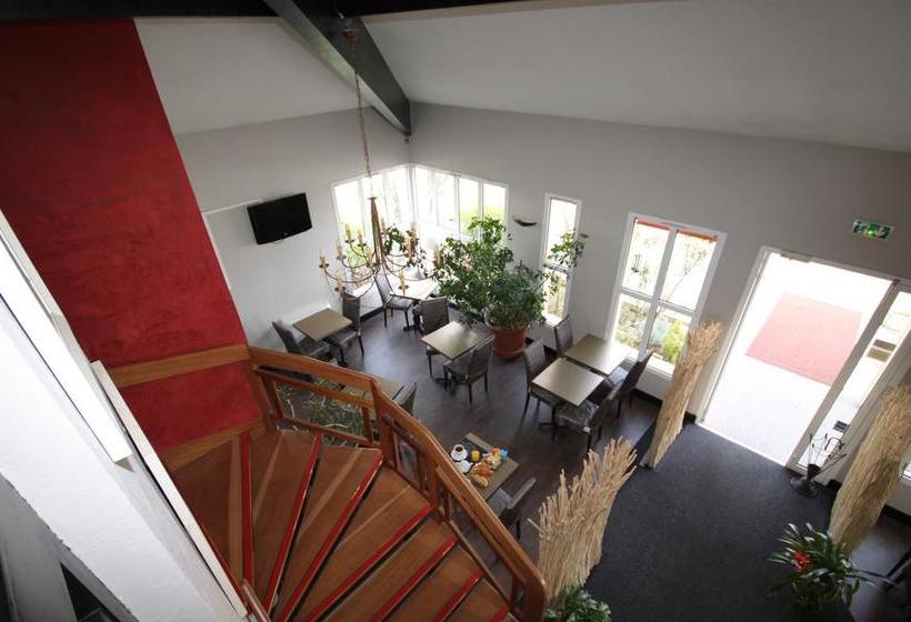 Отель Hôtel D'arcins