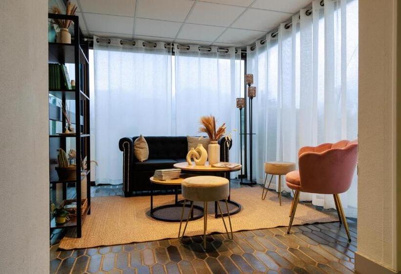 فندق Logis Hôtel Le Rochelois