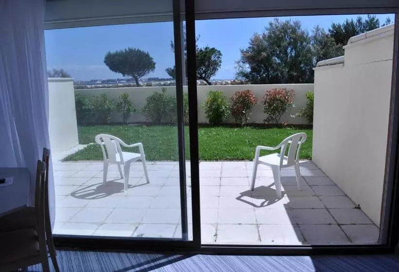 Hotelli Logis Hôtel Le Rochelois
