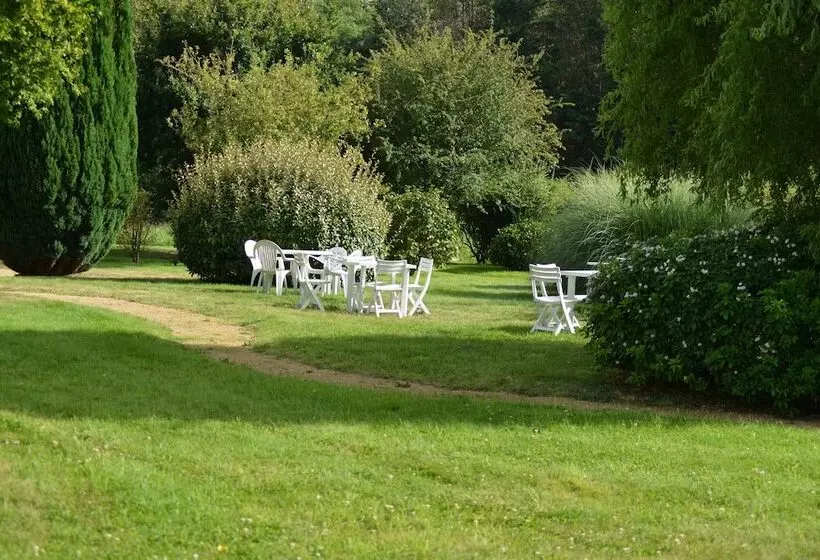 Hotelli Hôtel Les Voisins Beaucemaine