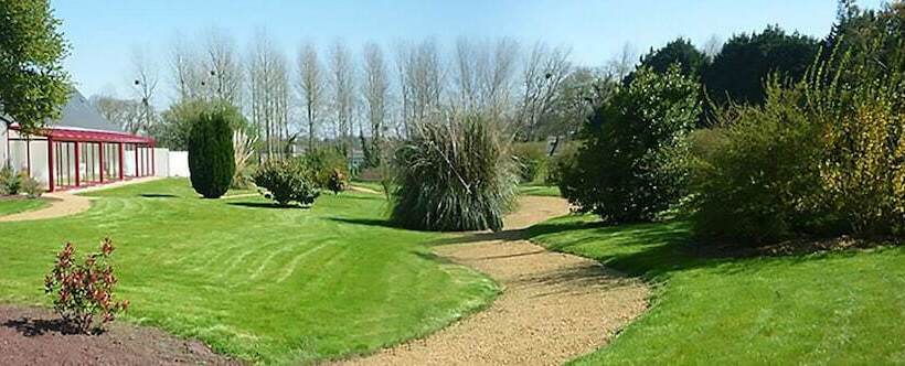 호텔 Hôtel Les Voisins Beaucemaine