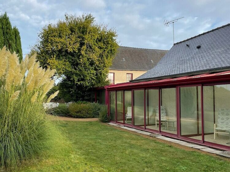 호텔 Hôtel Les Voisins Beaucemaine