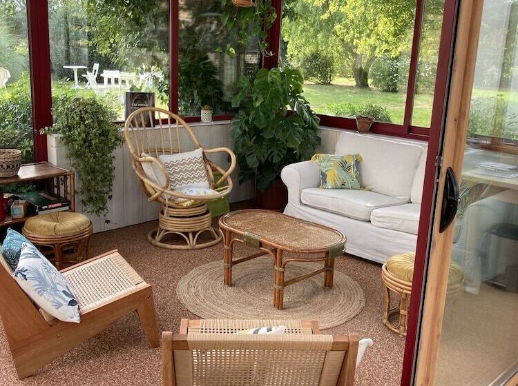 호텔 Hôtel Les Voisins Beaucemaine