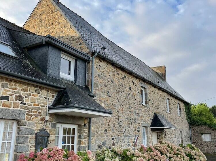 호텔 Hôtel Les Voisins Beaucemaine