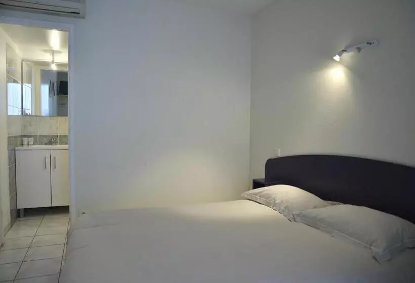 Hotelli Hôtel Des Arceaux