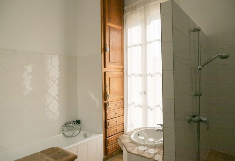 La Demeure Bed And Breakfast