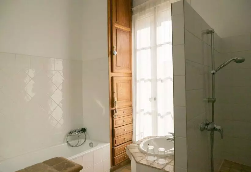 La Demeure Bed And Breakfast