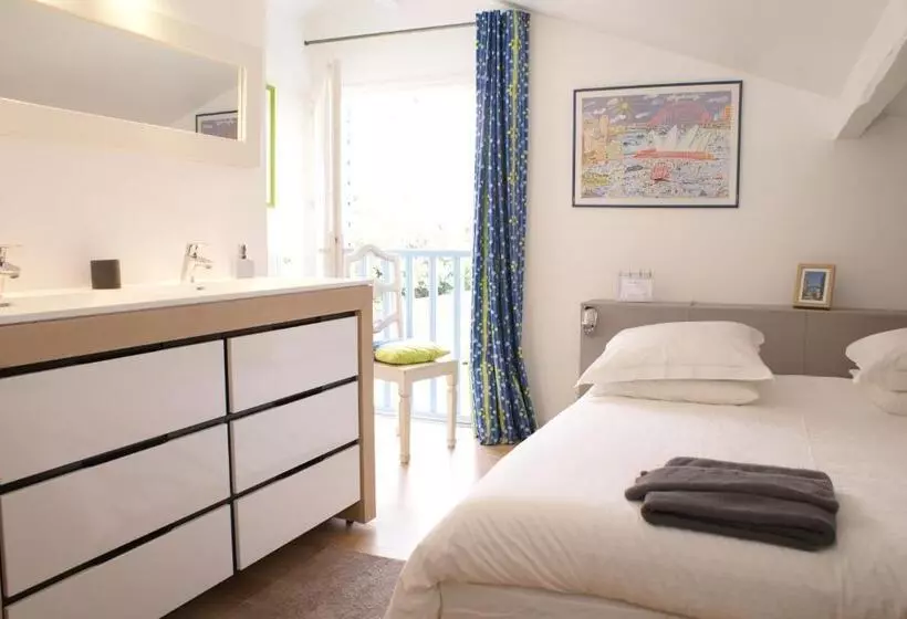 تختخواب و صبحانه Chambre D'hôtes Etchebri