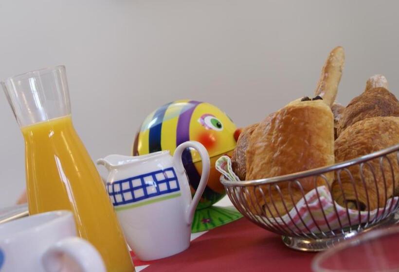 تختخواب و صبحانه Chambre D'hôtes Etchebri