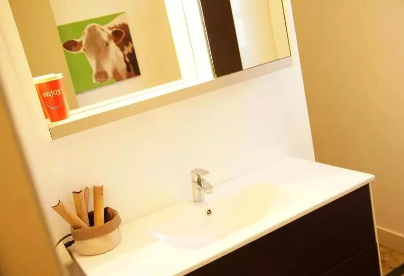 تختخواب و صبحانه Chambre D'hôtes Etchebri