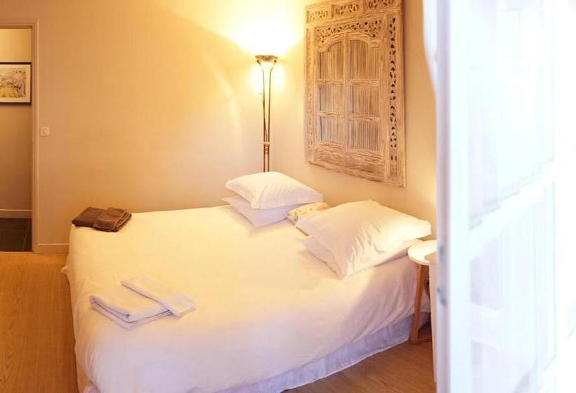 تختخواب و صبحانه Chambre D'hôtes Etchebri