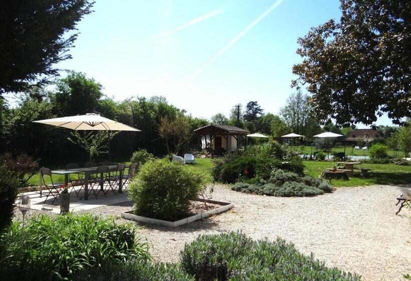 Nocleg ze śniadaniem Chambres & Tables D'hôtes L'ostal De Pombonne